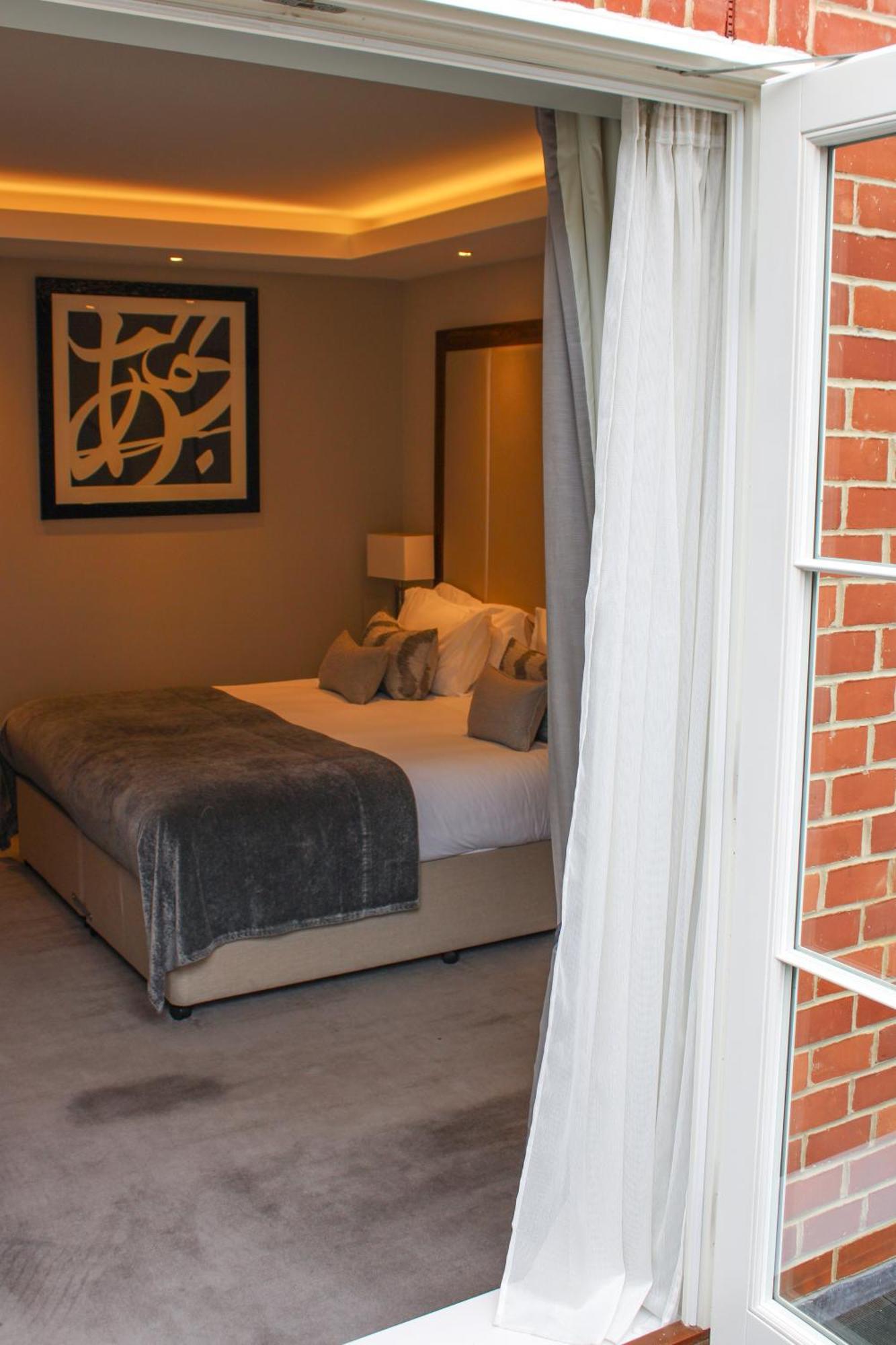 One Warwick Park Hotel Ройал-Танбридж-Уэльс Экстерьер фото