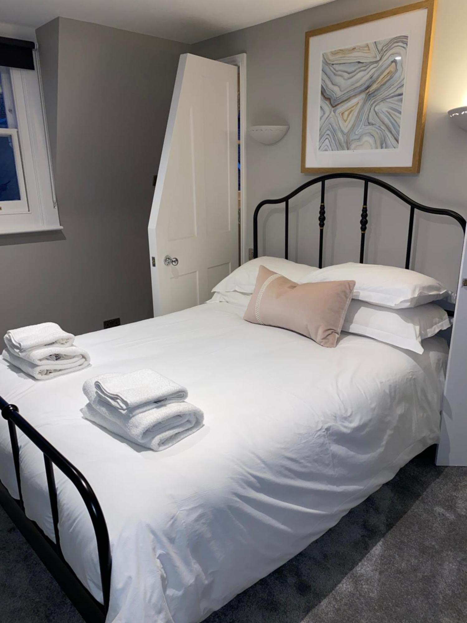 One Warwick Park Hotel Ройал-Танбридж-Уэльс Экстерьер фото